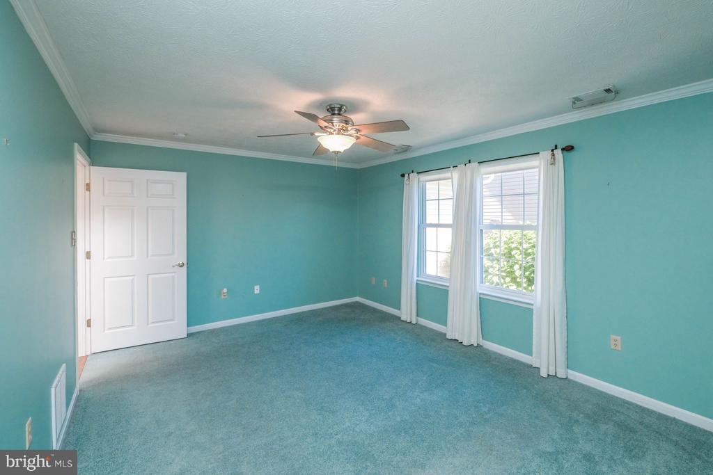 106 CANDLEWICK DRIVE