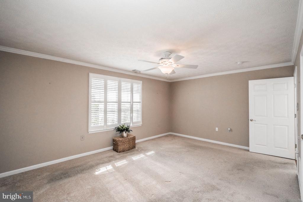 106 CANDLEWICK DRIVE