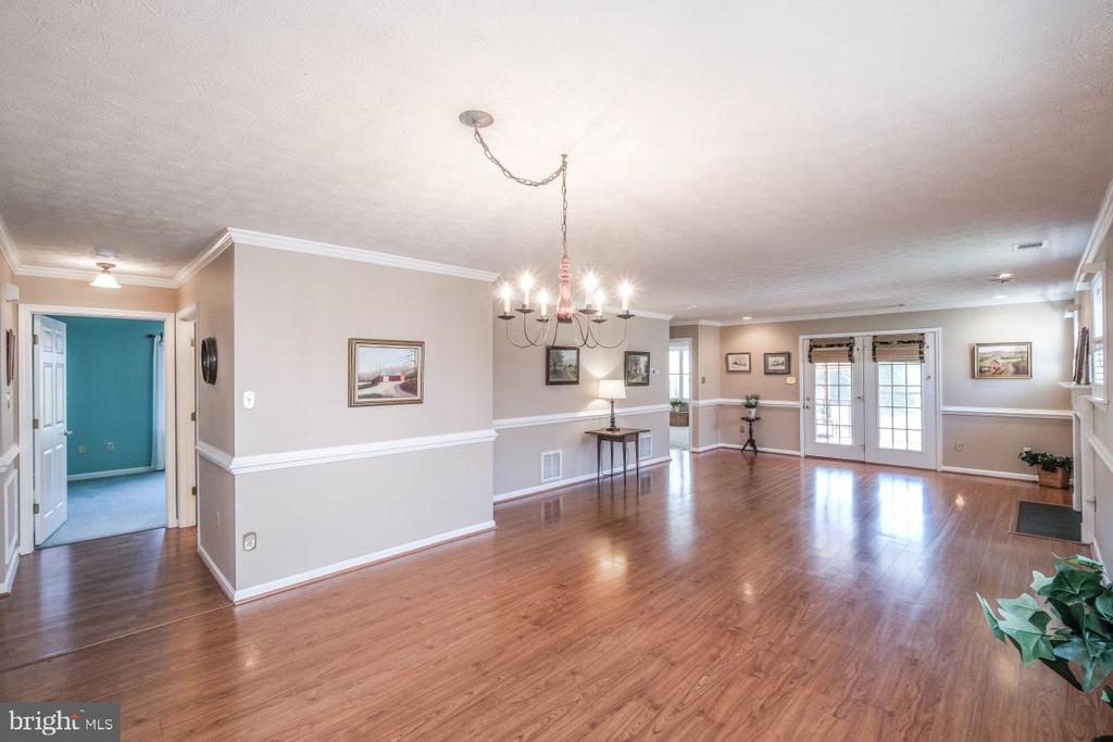 106 CANDLEWICK DRIVE
