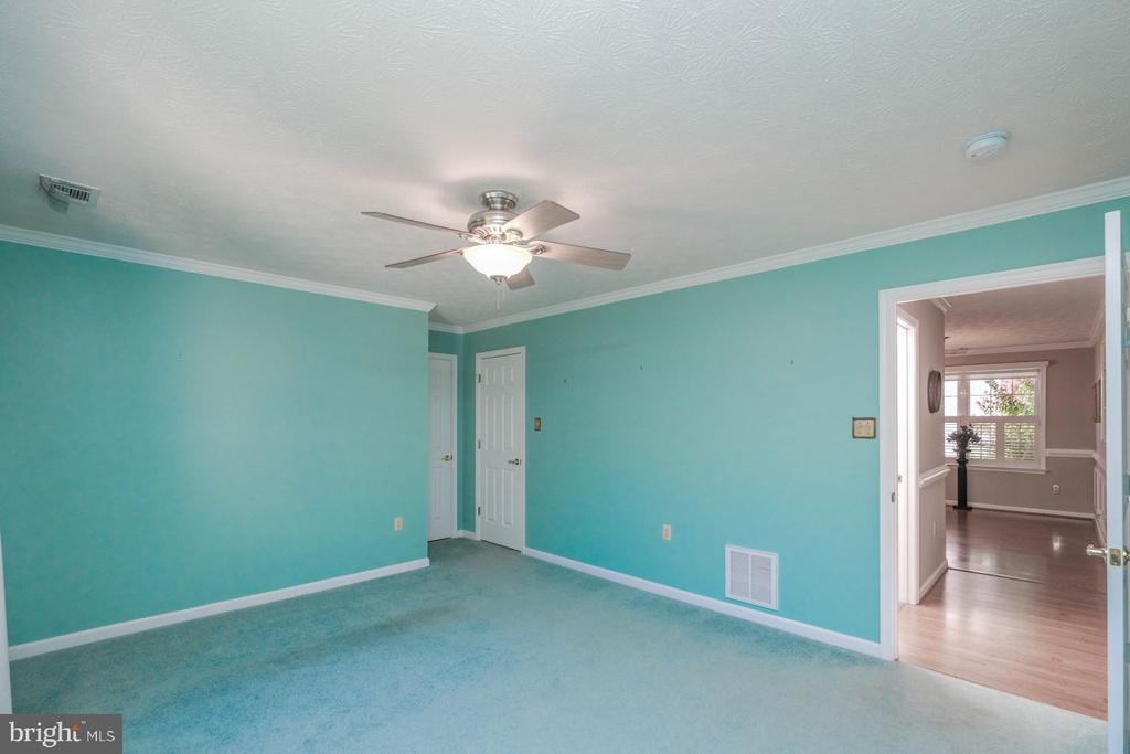 106 CANDLEWICK DRIVE