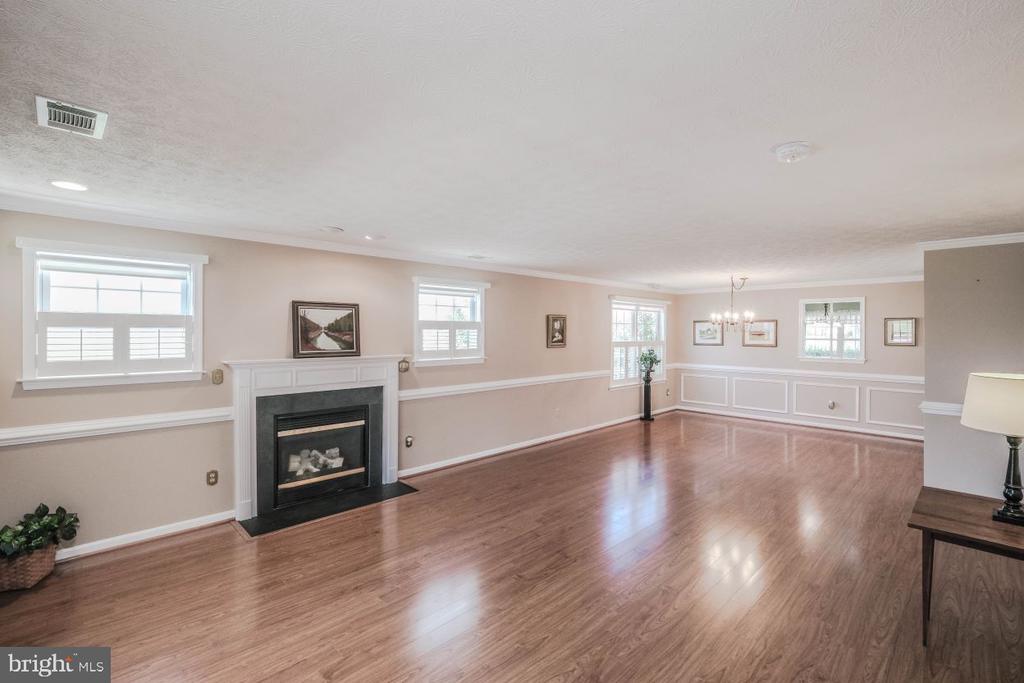 106 CANDLEWICK DRIVE