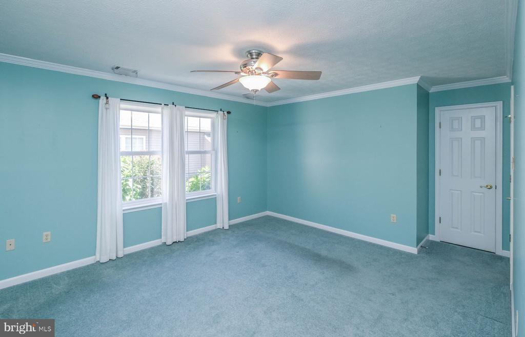 106 CANDLEWICK DRIVE