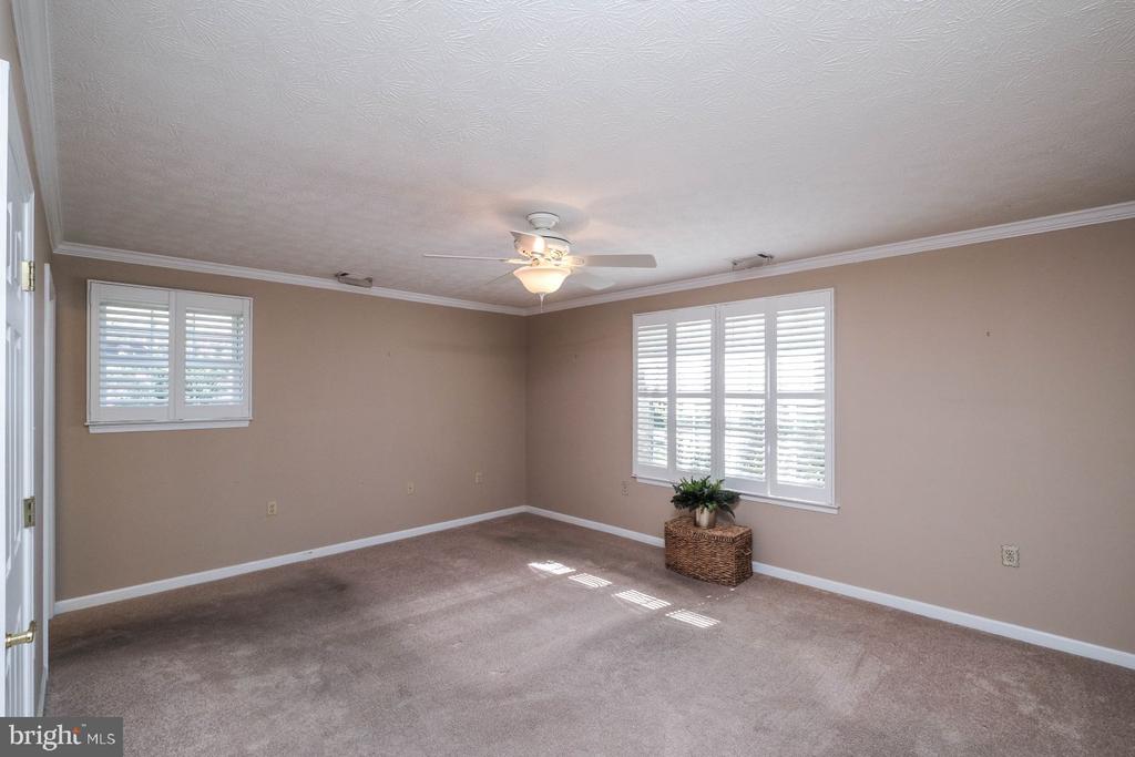 106 CANDLEWICK DRIVE