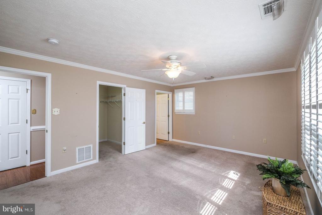 106 CANDLEWICK DRIVE