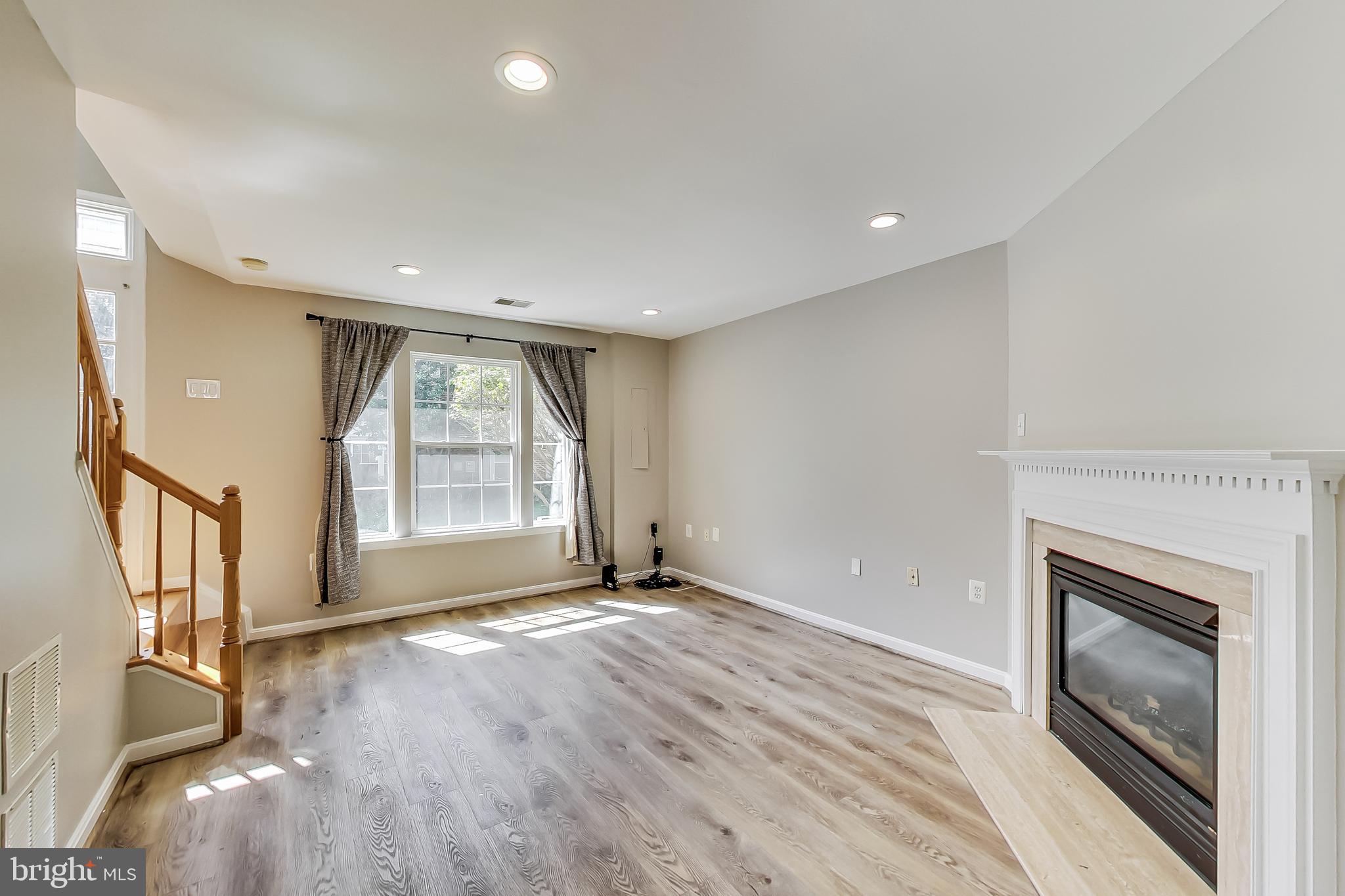 4079 FOUNTAINSIDE LANE