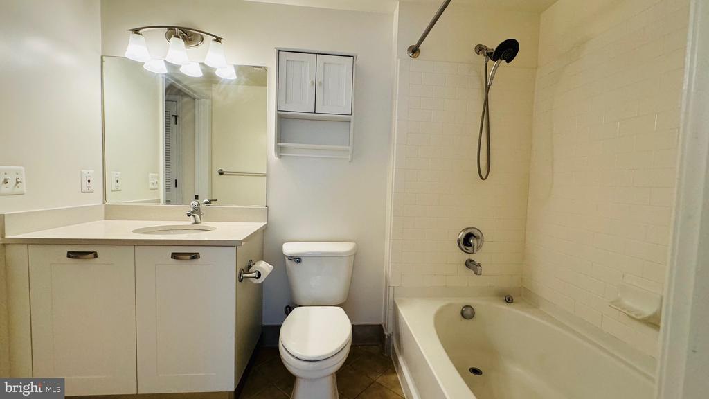 2451 MIDTOWN AVENUE 210