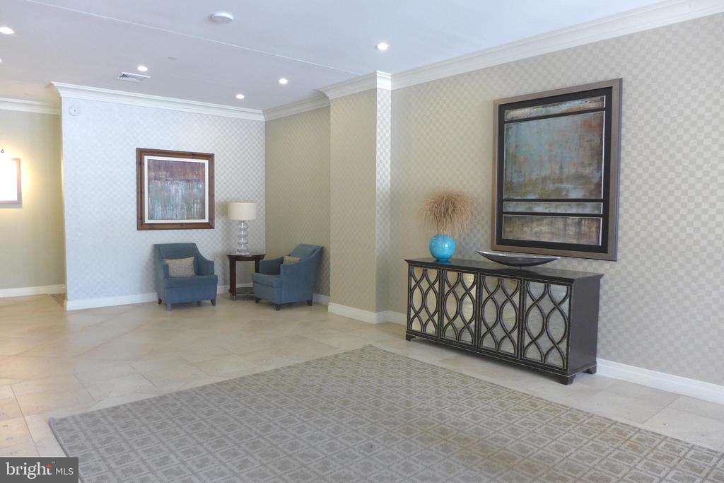 2451 MIDTOWN AVENUE 210