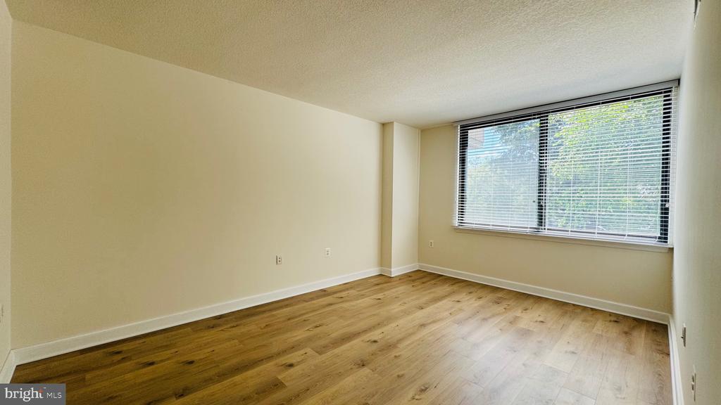 2451 MIDTOWN AVENUE 210