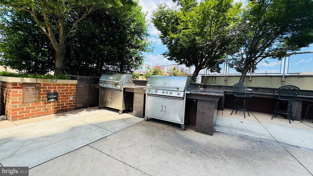 2451 MIDTOWN AVENUE 210