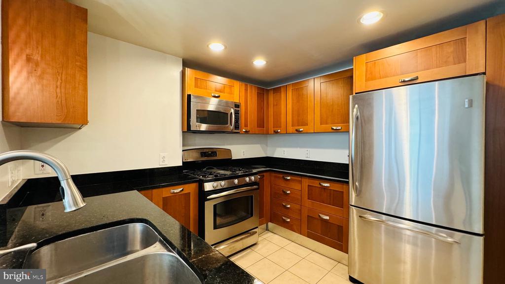 2451 MIDTOWN AVENUE 210