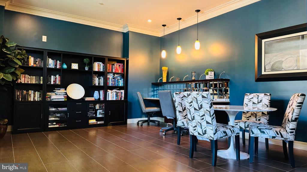2451 MIDTOWN AVENUE 210