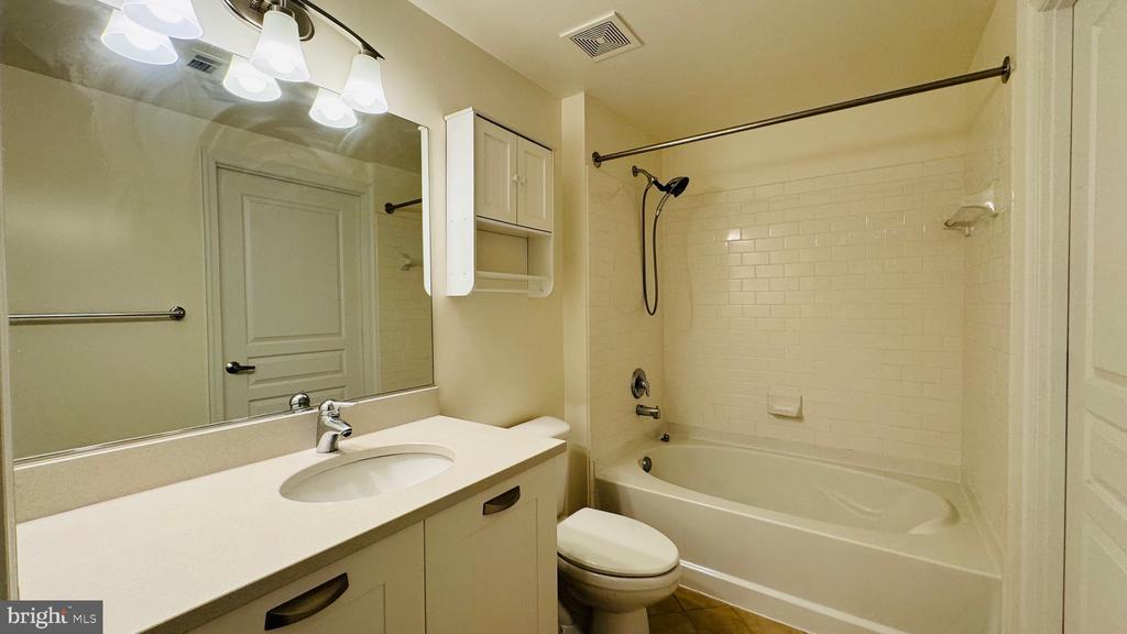 2451 MIDTOWN AVENUE 210