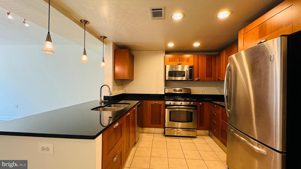 2451 MIDTOWN AVENUE 210
