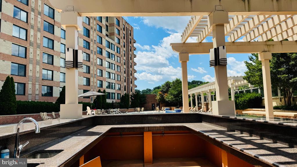 2451 MIDTOWN AVENUE 210