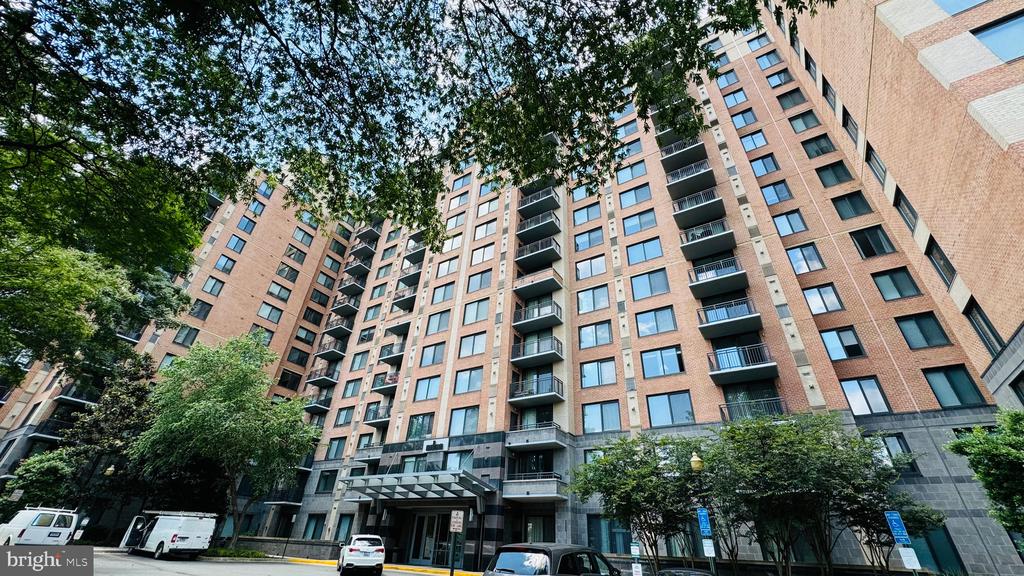 2451 MIDTOWN AVENUE 210