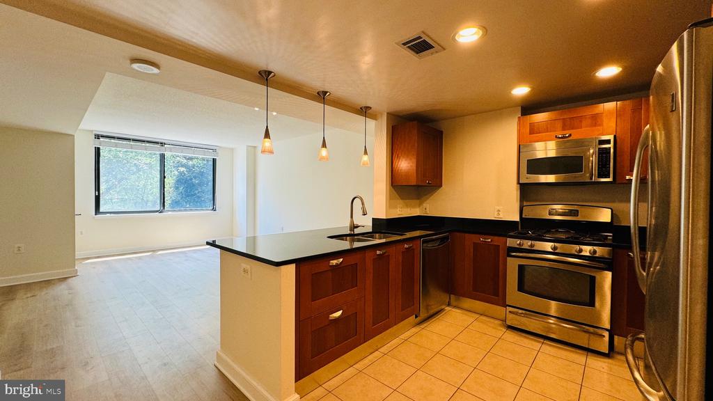 2451 MIDTOWN AVENUE 210