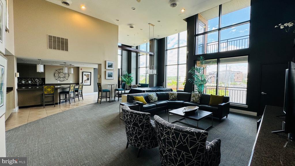 2451 MIDTOWN AVENUE 210