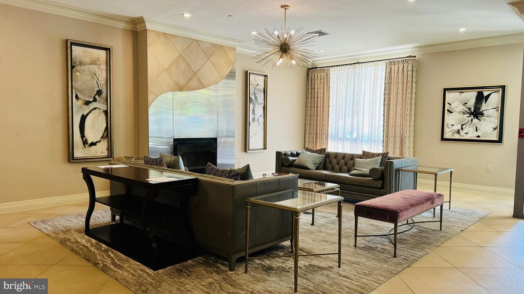 2451 MIDTOWN AVENUE 210