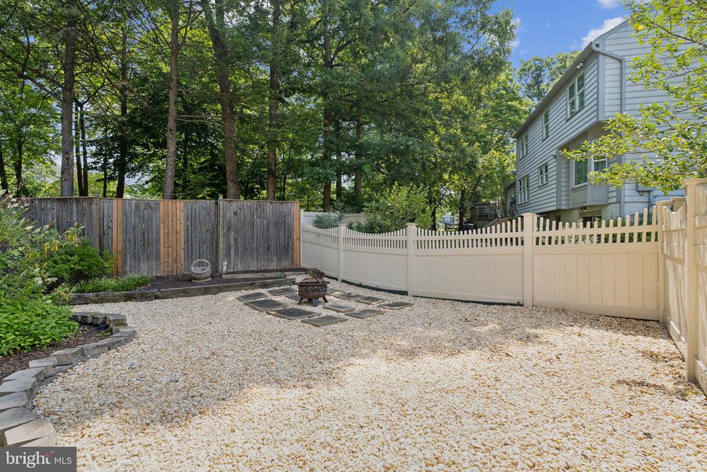 8740 SHADOW LAWN COURT