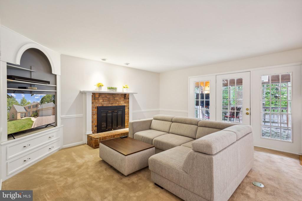 8740 SHADOW LAWN COURT