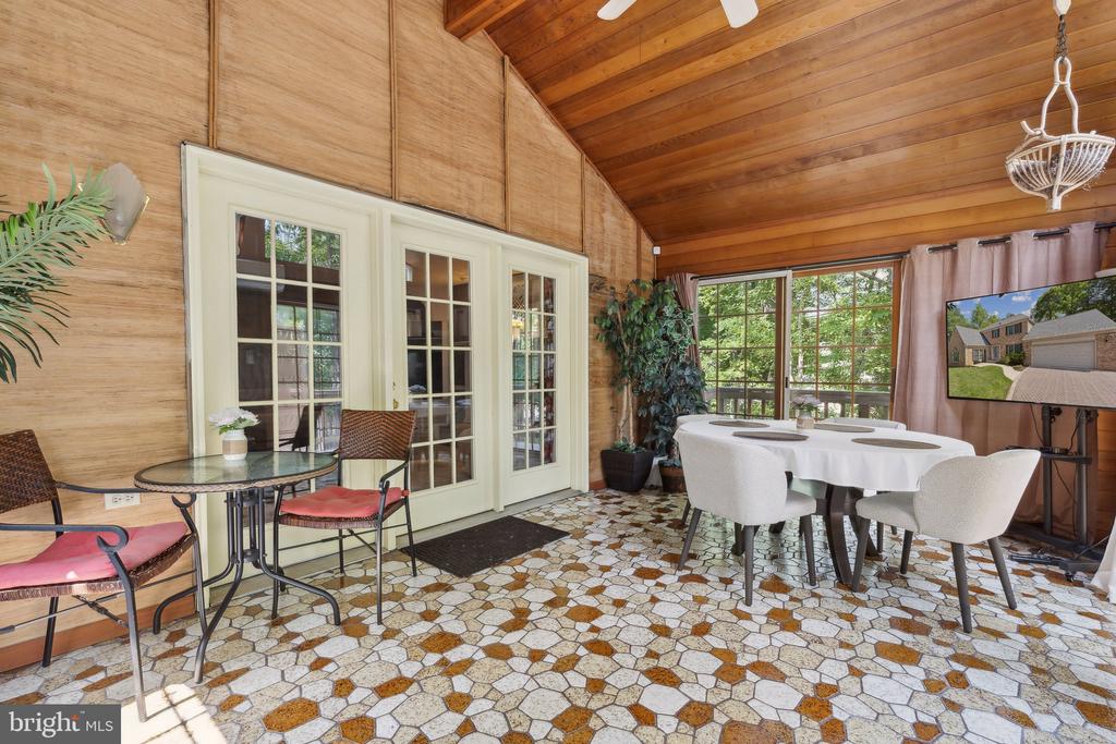 8740 SHADOW LAWN COURT