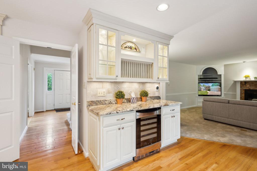 8740 SHADOW LAWN COURT