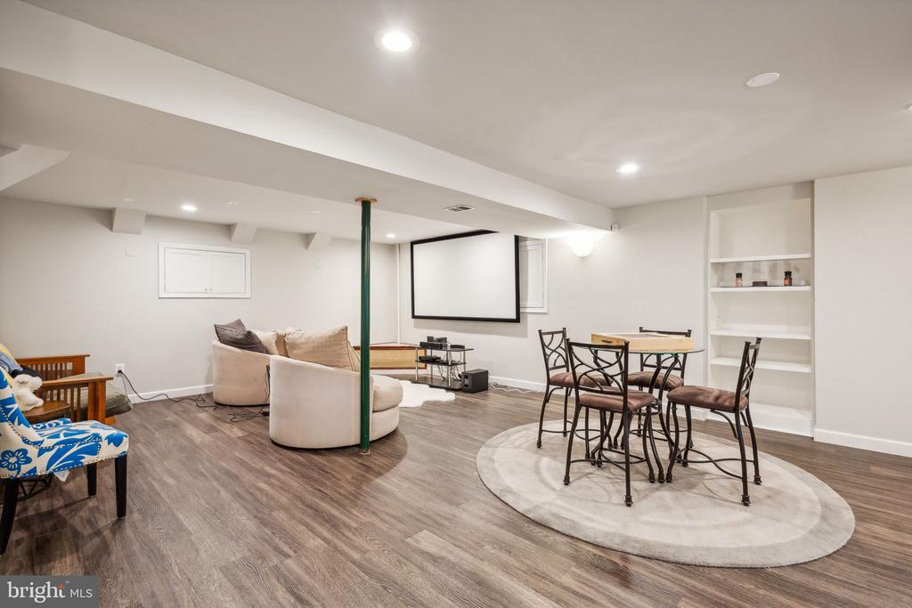 8740 SHADOW LAWN COURT