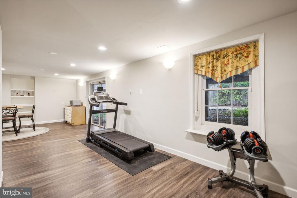 8740 SHADOW LAWN COURT