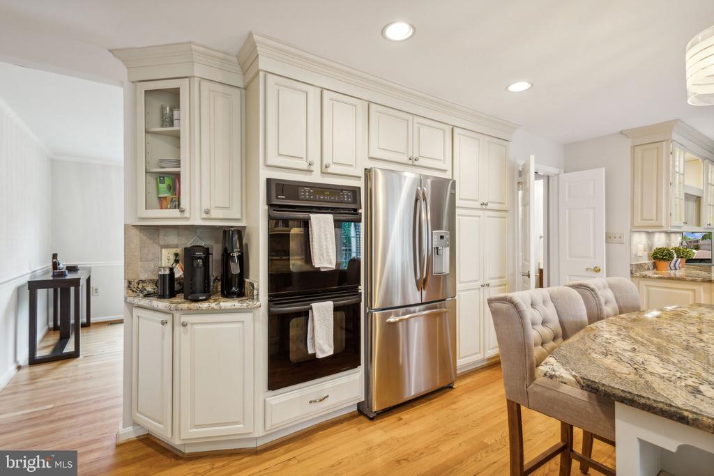 8740 SHADOW LAWN COURT