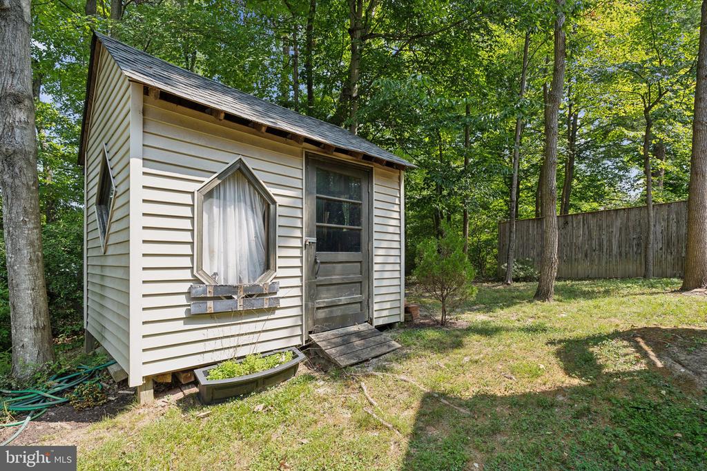 8740 SHADOW LAWN COURT