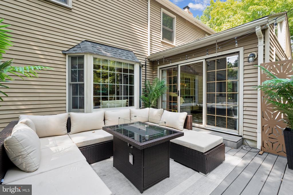 8740 SHADOW LAWN COURT