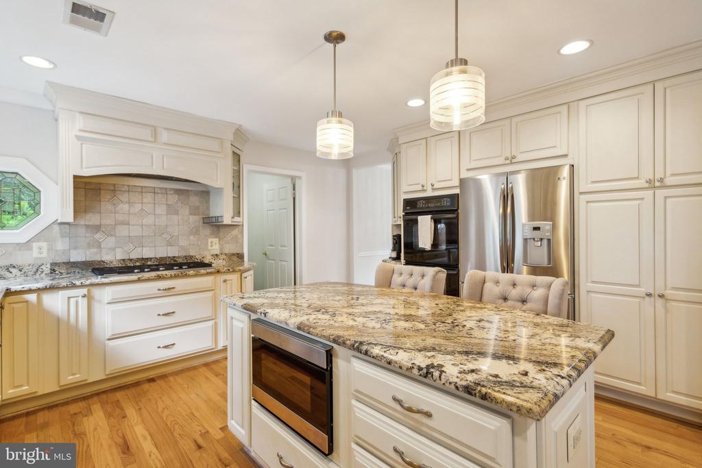 8740 SHADOW LAWN COURT