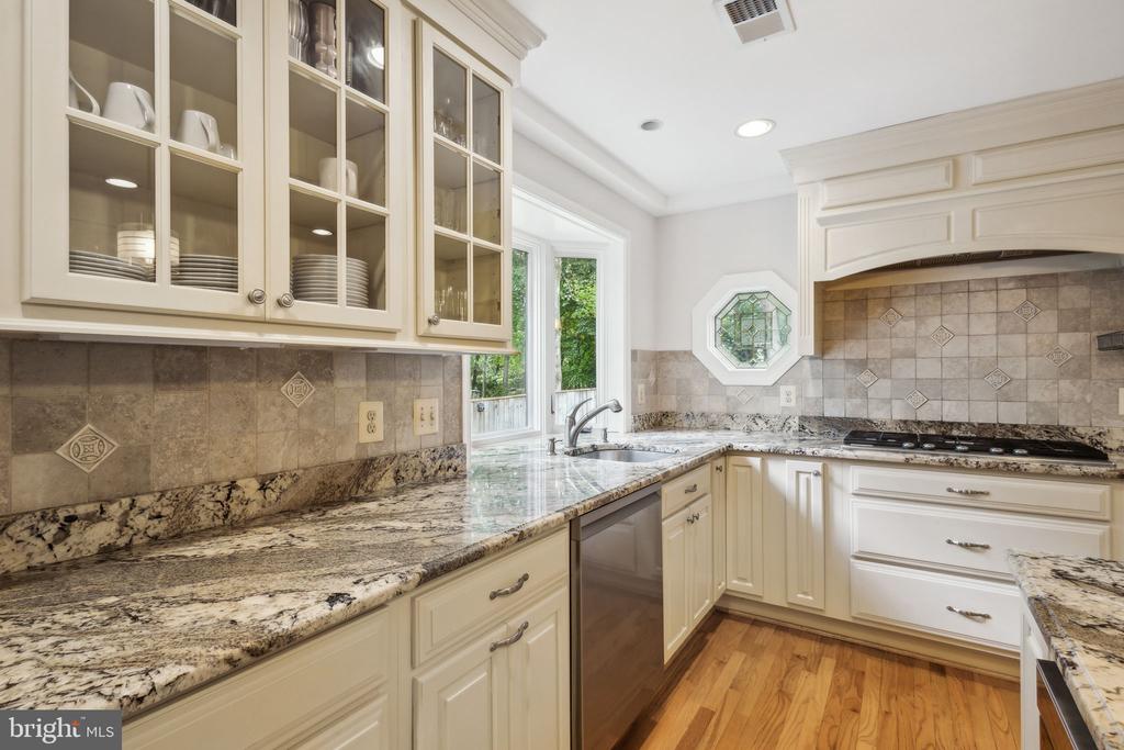 8740 SHADOW LAWN COURT