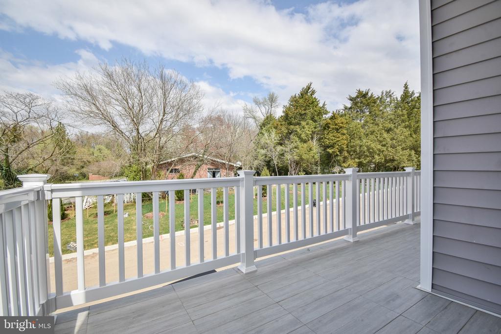 8278 SAFARIAN WAY