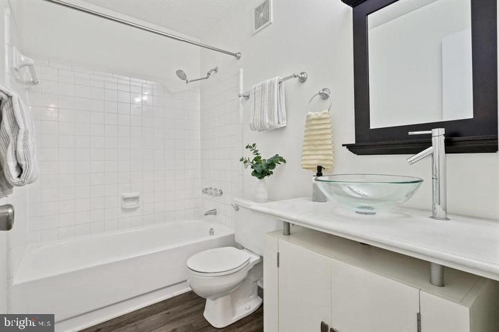 2222 HUNTERS RUN DRIVE 2222
