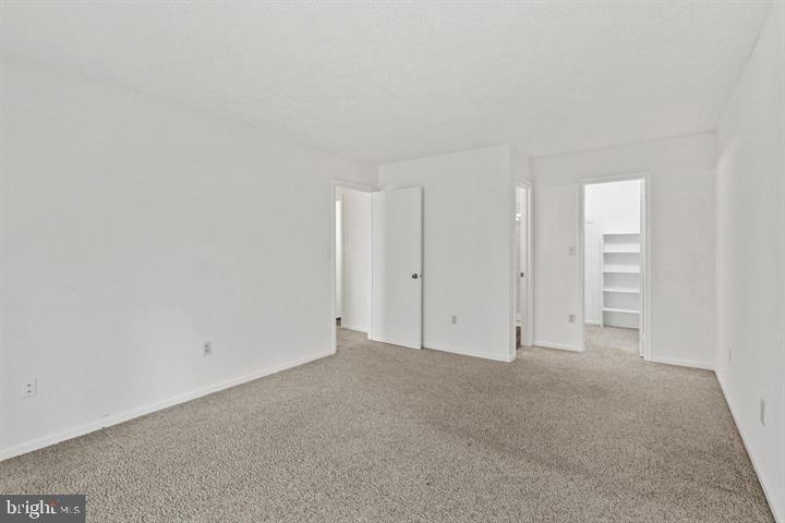2222 HUNTERS RUN DRIVE 2222