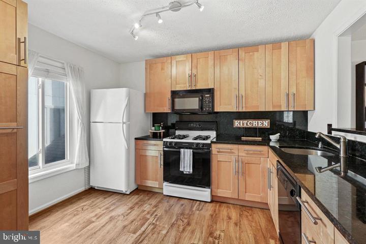 2222 HUNTERS RUN DRIVE 2222