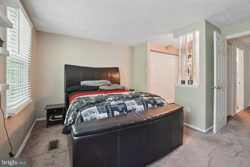 8706 PINNACLE ROCK COURT