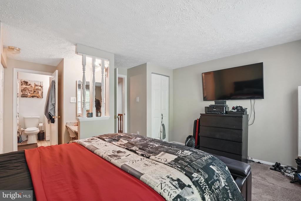 8706 PINNACLE ROCK COURT