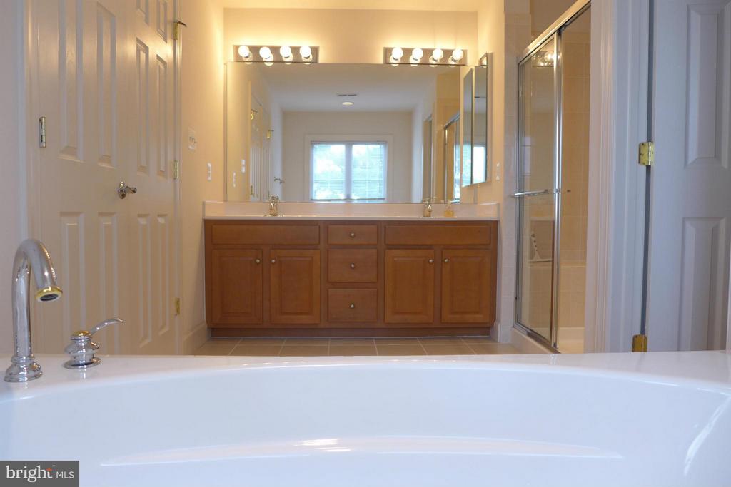 2978 THOMPSON PARK LANE