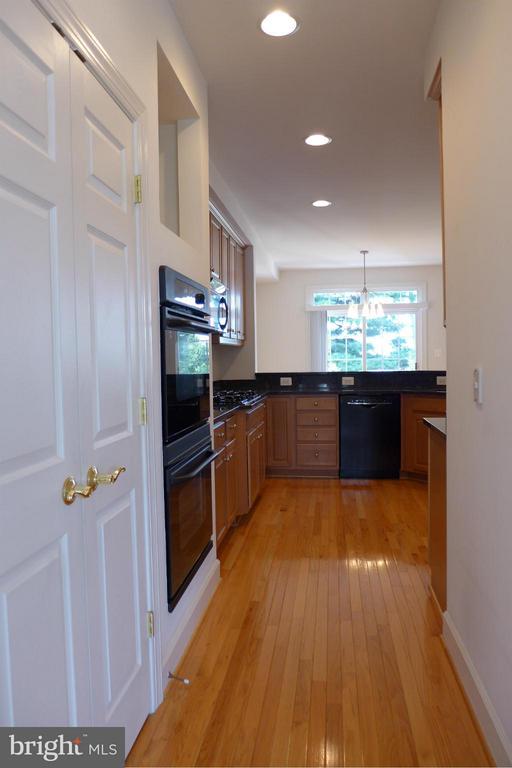 2978 THOMPSON PARK LANE