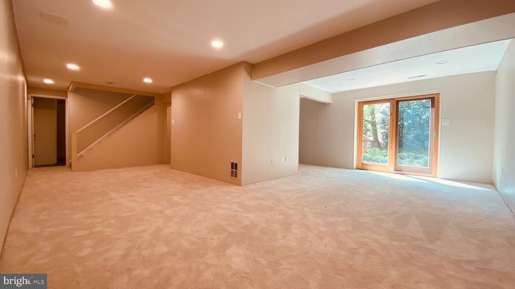 9203 SHARI DRIVE