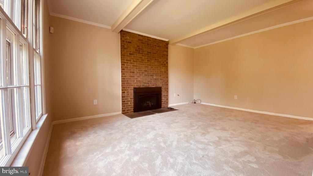 9203 SHARI DRIVE