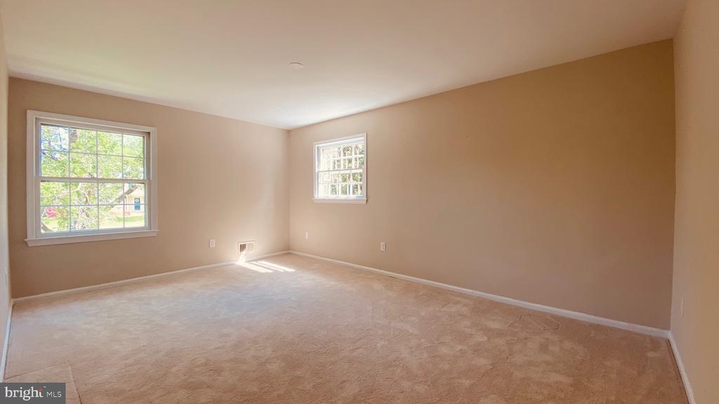 9203 SHARI DRIVE