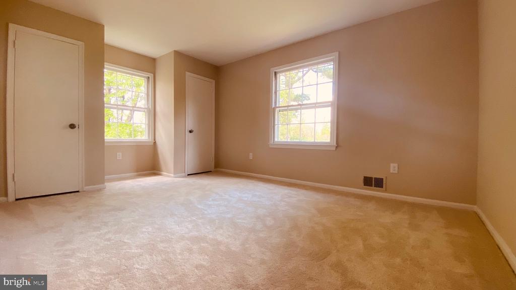 9203 SHARI DRIVE