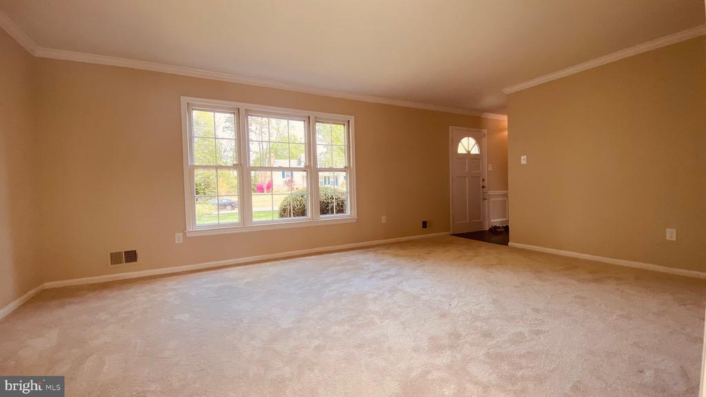 9203 SHARI DRIVE