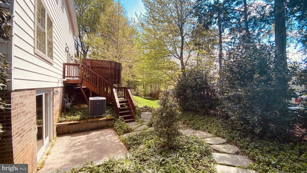 9203 SHARI DRIVE