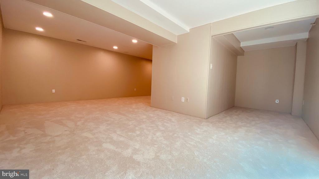 9203 SHARI DRIVE