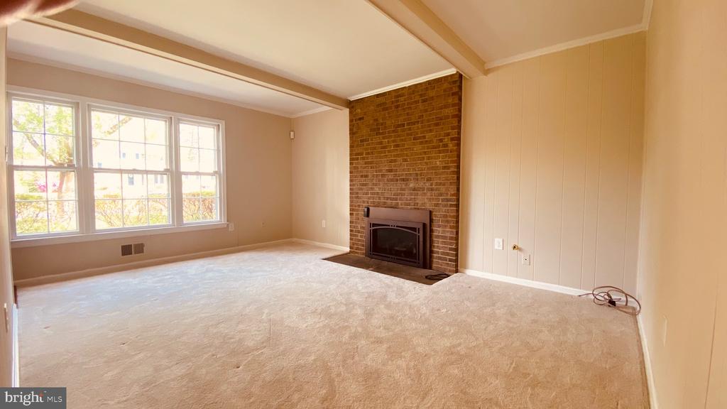9203 SHARI DRIVE