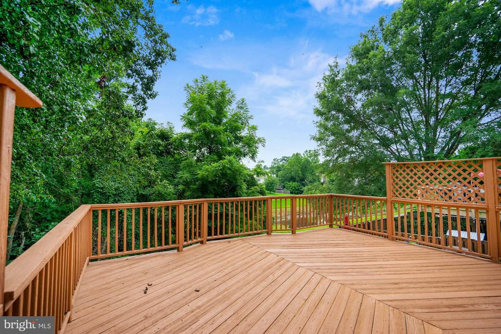 5136 GLEN MEADOW DRIVE